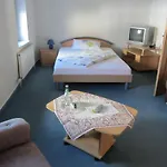 & Zur Linde Hotell Hermsdorf (Thuringia)