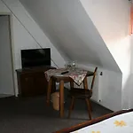 & Zur Linde Hotell