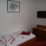 Hotell & Zur Linde 3*