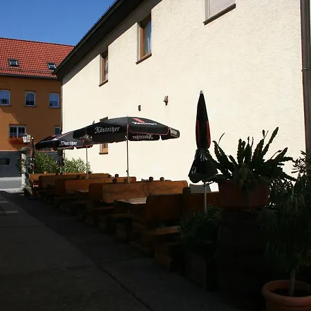& Zur Linde