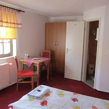 & Zur Linde Hotel Hermsdorf (Thuringia)