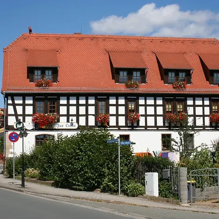 & Zur Linde 3*