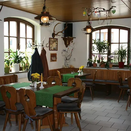 & Zur Linde