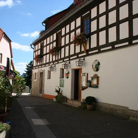 & Zur Linde Hotel