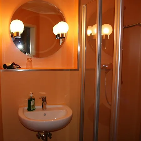 Hotel & Zur Linde Hermsdorf (Thuringia)