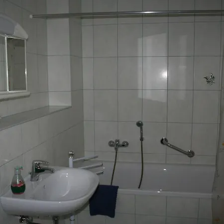 & Zur Linde Ξενοδοχείο 3*