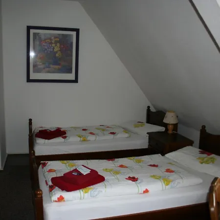 Gasthaus&hotel Zur Linde Hermsdorf (Thuringia)