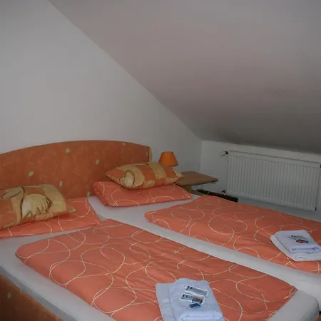 & Zur Linde Hotel 3*