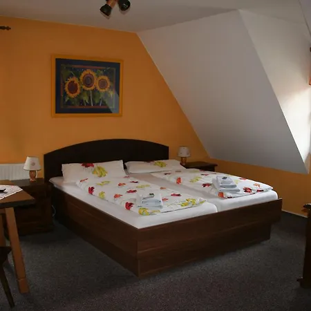 & Zur Linde Hermsdorf (Thuringia)