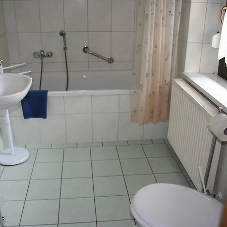 Hotel & Zur Linde 3*