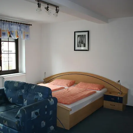 & Zur Linde Hermsdorf (Thuringia)