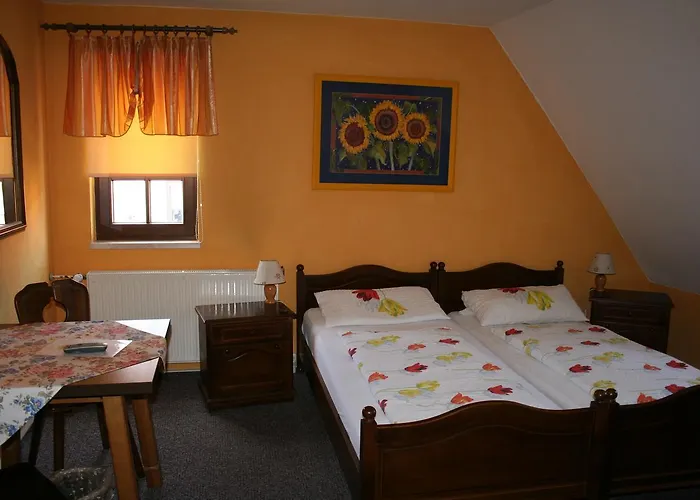 & Zur Linde Hermsdorf (Thuringia)