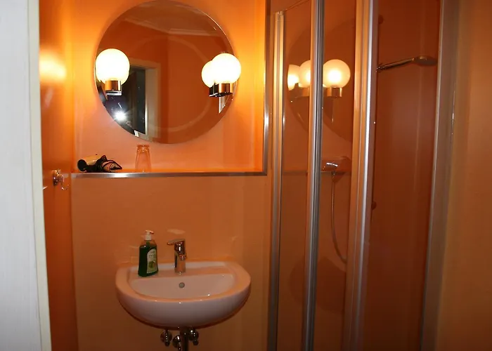 Otel & Zur Linde Hermsdorf (Thuringia)