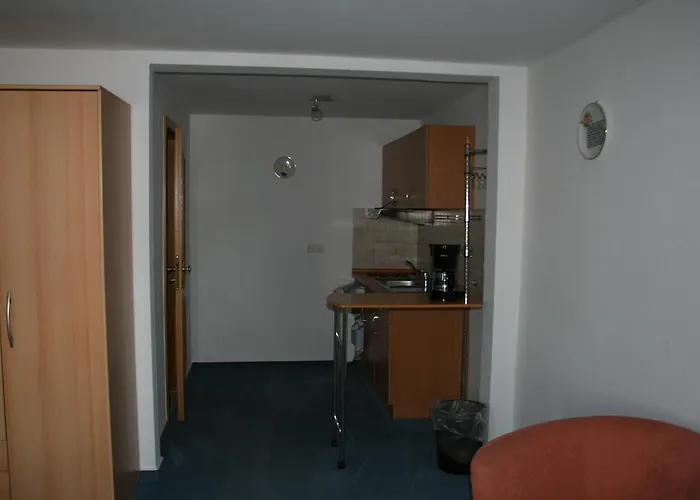 & Zur Linde Hermsdorf (Thuringia)