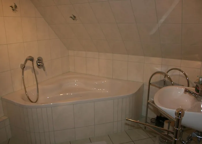 Otel & Zur Linde Hermsdorf (Thuringia)