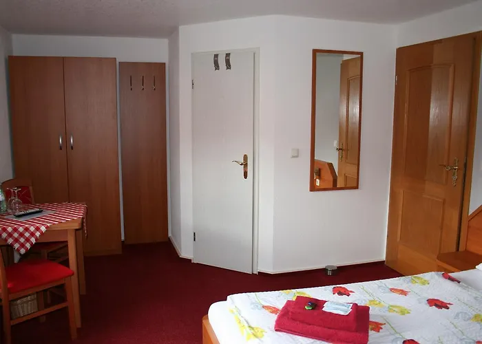Otel & Zur Linde 3*