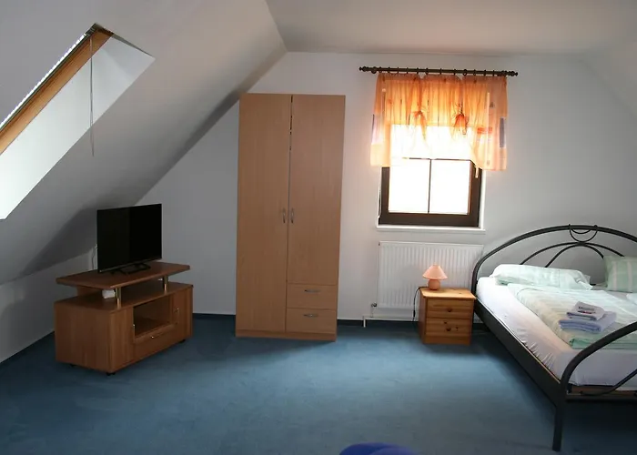 & Zur Linde 3* Hermsdorf (Thuringia)