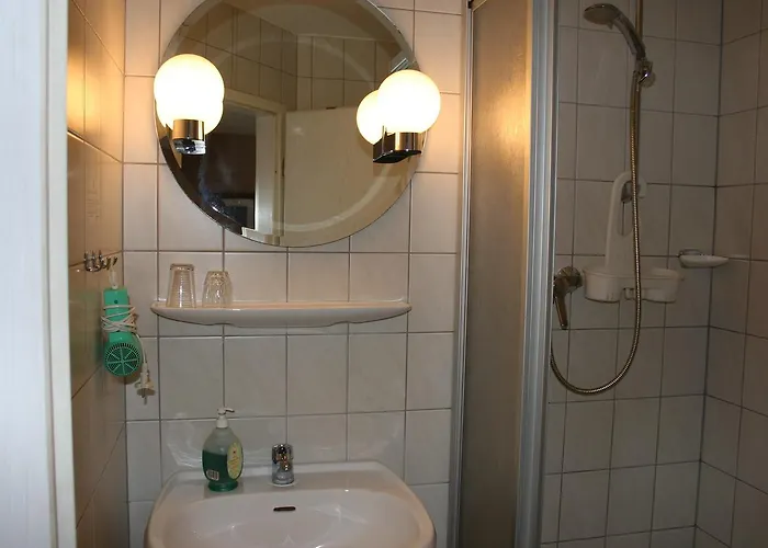 & Zur Linde Hermsdorf (Thuringia)