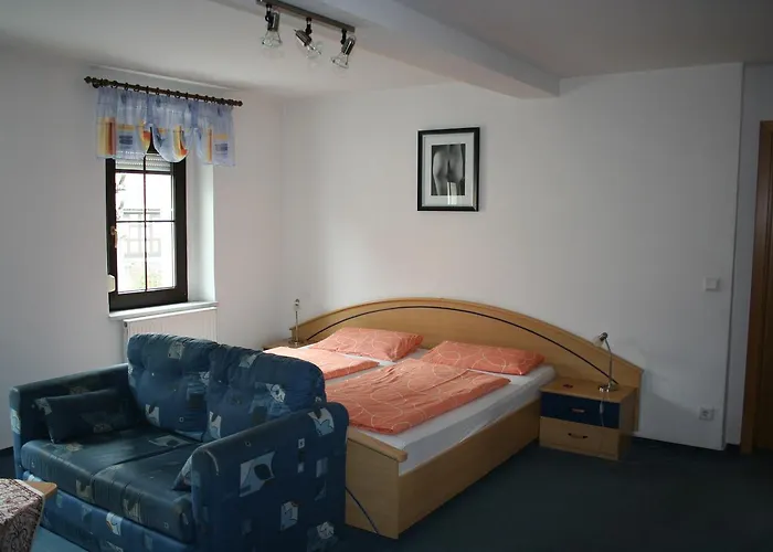 & Zur Linde Hermsdorf (Thuringia)